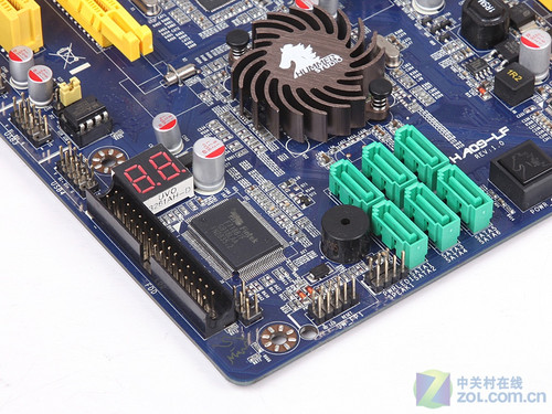 支持無(wú)線WiFi悍馬全固熱管890GX賞析