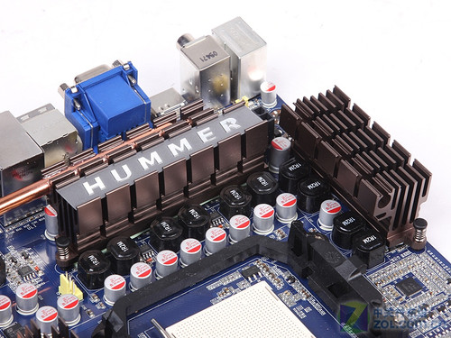 支持無(wú)線WiFi悍馬全固熱管890GX賞析