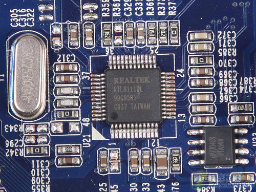 支持無(wú)線WiFi悍馬全固熱管890GX賞析