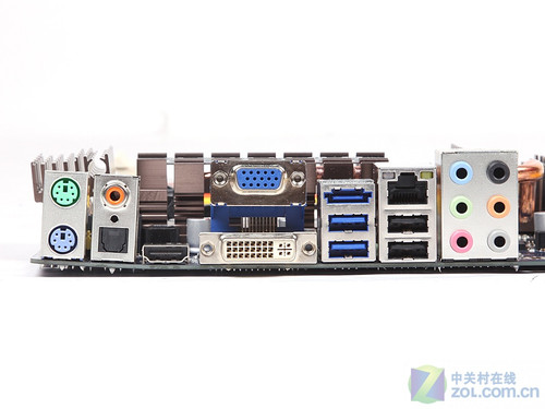 支持無(wú)線WiFi悍馬全固熱管890GX賞析