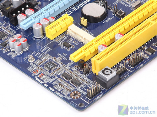 支持無(wú)線WiFi悍馬全固熱管890GX賞析