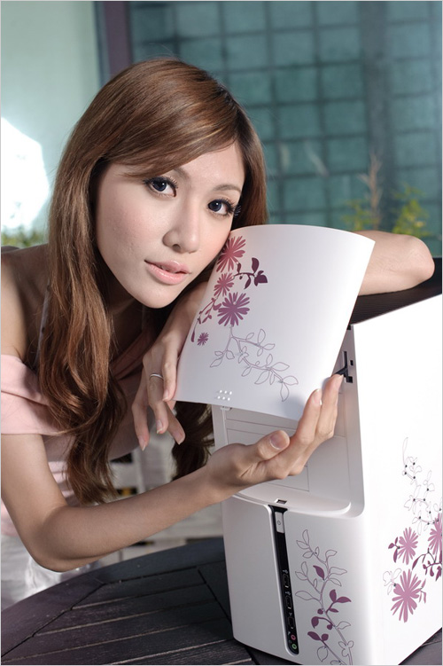 開核大作戰(zhàn) 美女手把手教你如何裝機(jī)