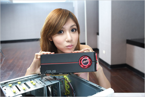 開核大作戰(zhàn) 美女手把手教你如何裝機(jī)