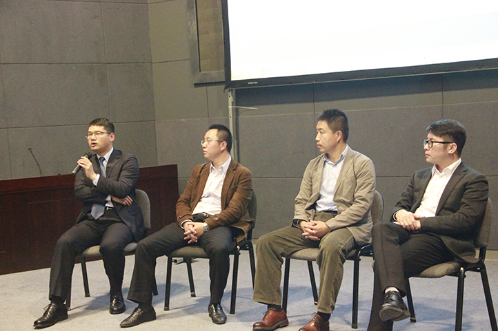 德國萊茵TUV羅黎副經理參加圓桌討論。