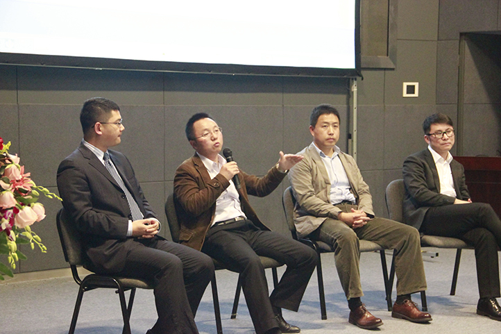 是德科技業(yè)務拓展經理呂寶華先生在圓桌討論中為聽眾解答問題。