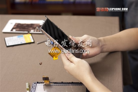 第一步當(dāng)然是要先瞟一眼了，因?yàn)榻酉聛聿鸪缮稑?，還不知道呢。