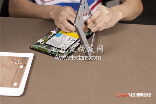 第一步當然是要先瞟一眼了，因為接下來拆成啥樣，還不知道呢。