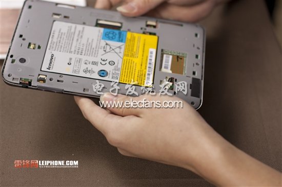 第一步當然是要先瞟一眼了，因為接下來拆成啥樣，還不知道呢。