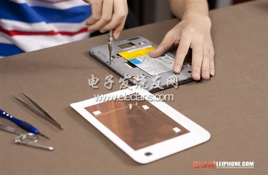 第一步當然是要先瞟一眼了，因為接下來拆成啥樣，還不知道呢。