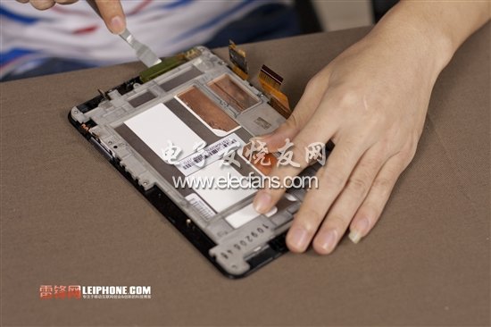 第一步當(dāng)然是要先瞟一眼了，因?yàn)榻酉聛聿鸪缮稑?，還不知道呢。