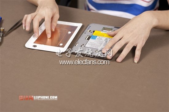 第一步當然是要先瞟一眼了，因為接下來拆成啥樣，還不知道呢。