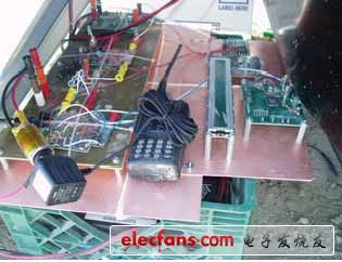 圖 8:通過汽車點(diǎn)煙器在 12Vdc 時(shí)對 Ham無線電收發(fā)報(bào)機(jī)充電