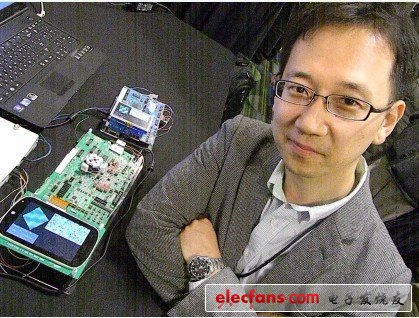 一位三星SoC首席技術(shù)工程師展示了該公司第一個Exynos四核應用處理器，第一顆移動芯片是基于32 nm HKMG工藝制作的