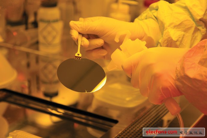 硅芯片尺寸的盡頭之爭：14nm or 8nm？