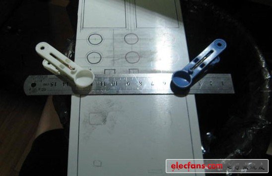 準備好電磨，鋸片，準備開槽。