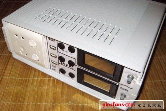 合上蓋子，上緊螺絲。