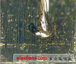 圖7、直徑0.01英寸的扭絞銀導(dǎo)線被焊接到鍍鎳的銅端子上。