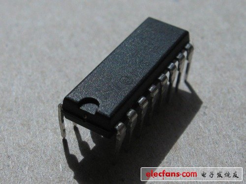 一個L293D 馬達(dá)驅(qū)動芯片