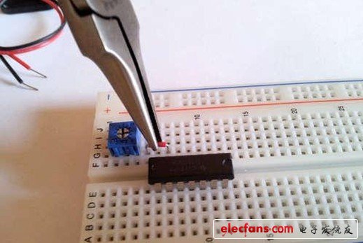 入2個短跳線，連接J4-J6和G5-G7