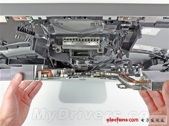 Z68搶先登陸 蘋(píng)果新iMac拆解