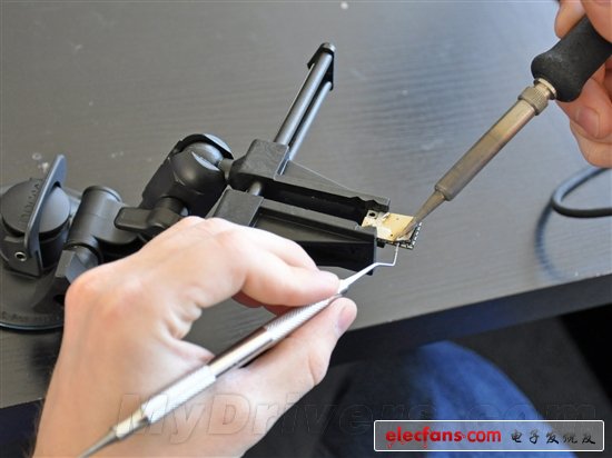 Z68搶先登陸 蘋(píng)果新iMac拆解