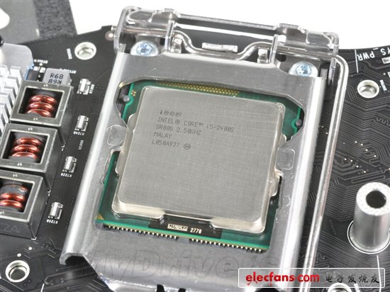 Z68搶先登陸 蘋(píng)果新iMac拆解