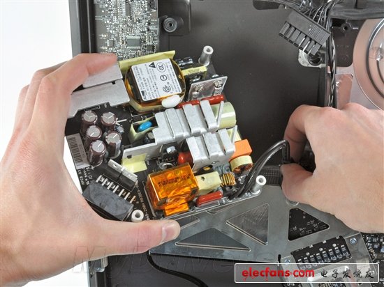 Z68搶先登陸 蘋(píng)果新iMac拆解