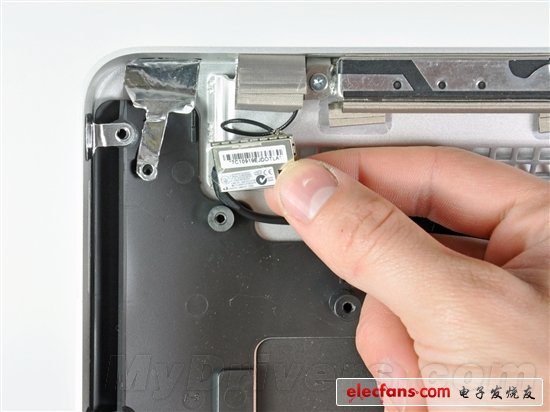 Z68搶先登陸 蘋(píng)果新iMac拆解