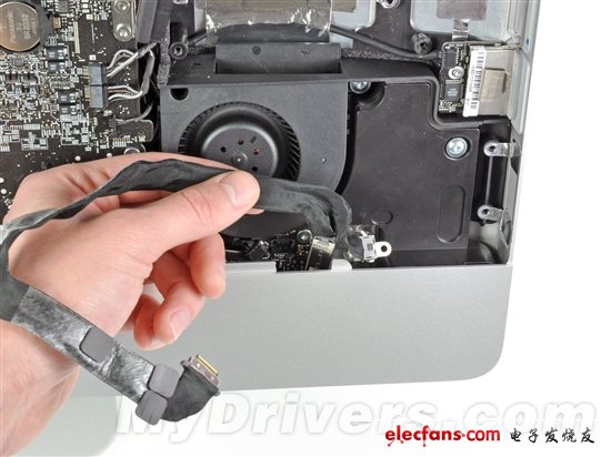 Z68搶先登陸 蘋(píng)果新iMac拆解