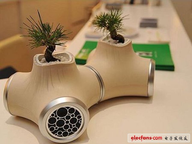 小盆景綠色音響系統(tǒng)：第 23屆東京設計師周（Tokyo Designer’s Week）上，JVC公司展示了他們的音樂小盆景概念的產(chǎn)品