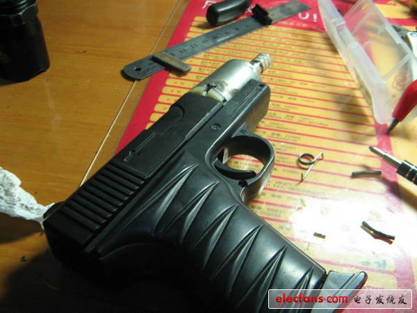 牛人打造的多功能手電鉆（動(dòng)手能力超強(qiáng)）