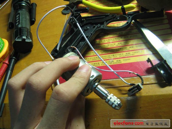 牛人打造的多功能手電鉆（動(dòng)手能力超強(qiáng)）