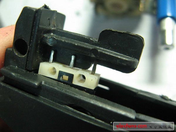 牛人打造的多功能手電鉆（動(dòng)手能力超強(qiáng)）