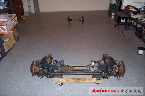 懸掛部分?jǐn)[放在地下室