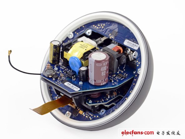 Nexus Q可以算作我們第一次碰到有如此多環(huán)形部件的設備。