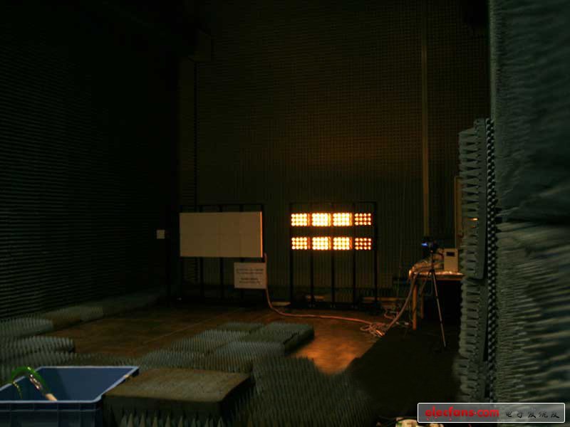 向4m外處無(wú)線供電，輸出功率達(dá)到10kW。實(shí)驗(yàn)是在京都大學(xué)生存圈研究所的微波受電實(shí)驗(yàn)樓的電波暗室中進(jìn)行的