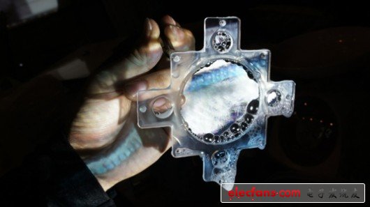 美日科學(xué)家聯(lián)合開發(fā)肥皂泡薄膜投影技術(shù)