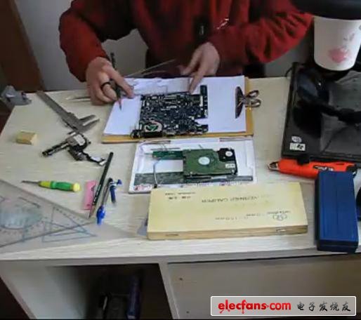 一牛人自制平板電腦，號(hào)稱iPad3，看完不得不佩服這位大拿的專業(yè)精神