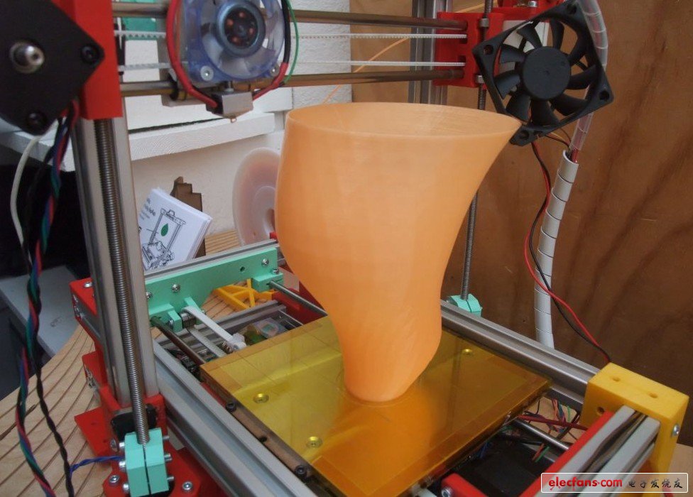 國(guó)外80后牛人打造創(chuàng)意便攜式3D打印機(jī)（圖文）