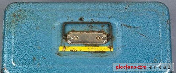 沃茲尼克的工具箱（7，000美元）：上世紀(jì)70年代，沃茲尼克就是使用這個(gè)工具箱開發(fā)了蘋果Apple 1電腦