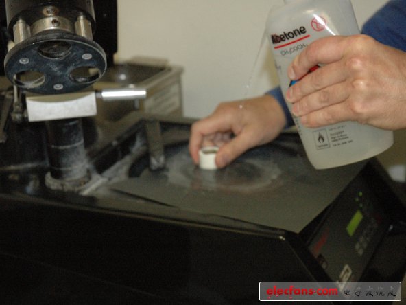 什么叫芯片封裝，現(xiàn)在該一目了然了吧？上圖主要是ARM 處理器+ RAM的封裝圖