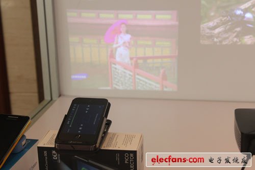 廣景科技展臺——基于DLP Pico技術(shù)的微投影方案在消費(fèi)領(lǐng)域，尤其智能移動設(shè)備上的應(yīng)用不容小覷，廣景科技正式看中了該市場潛力