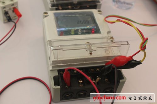 專用于智能抄表系統(tǒng)的德州儀器單向電表IC SoC解決方案——MSP430F6736。