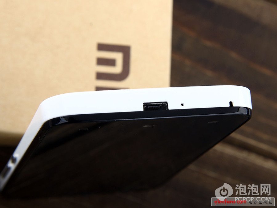 小米手機(jī)2底部