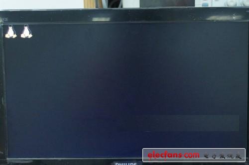 系統(tǒng)啟動(dòng)過(guò)程中會(huì)有兩只小企鵝的啟動(dòng)畫(huà)面