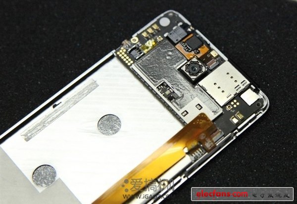 真值3456？拆開nubia Z5一探究竟