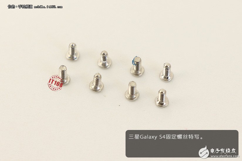 三星Galaxy S4真機(jī)拆解