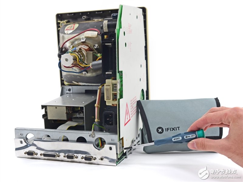 這可真是個(gè)古董：蘋果第一代Mac深度拆解