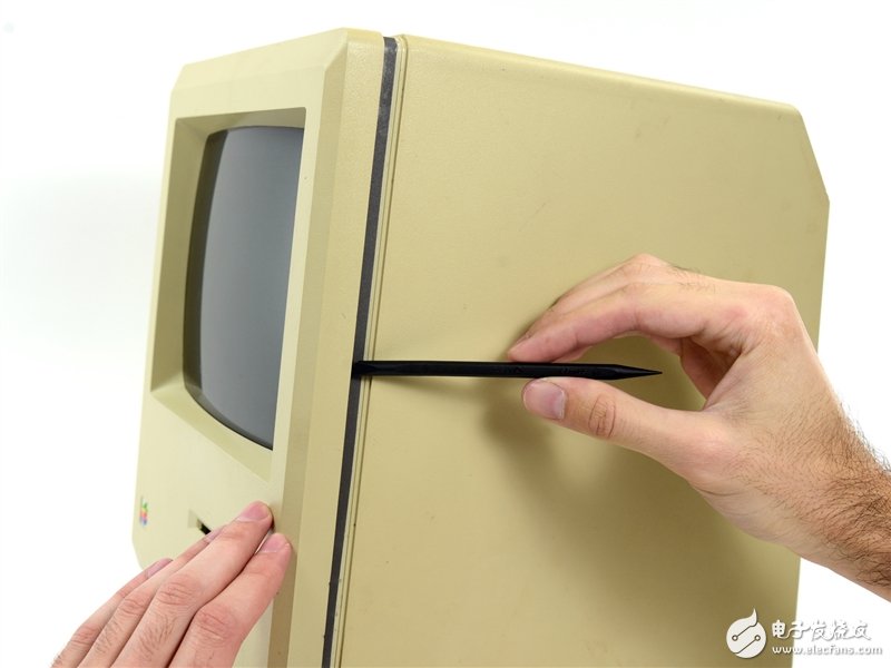 這可真是個(gè)古董：蘋果第一代Mac深度拆解