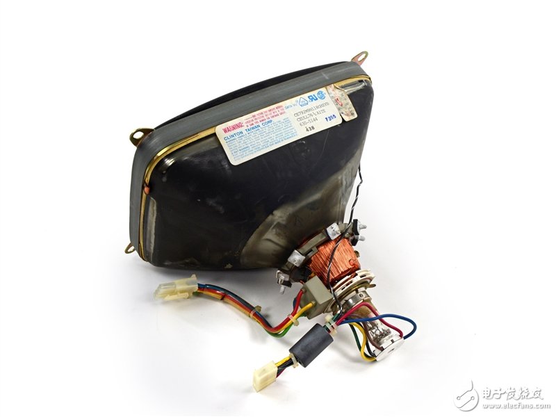 這可真是個(gè)古董：蘋果第一代Mac深度拆解